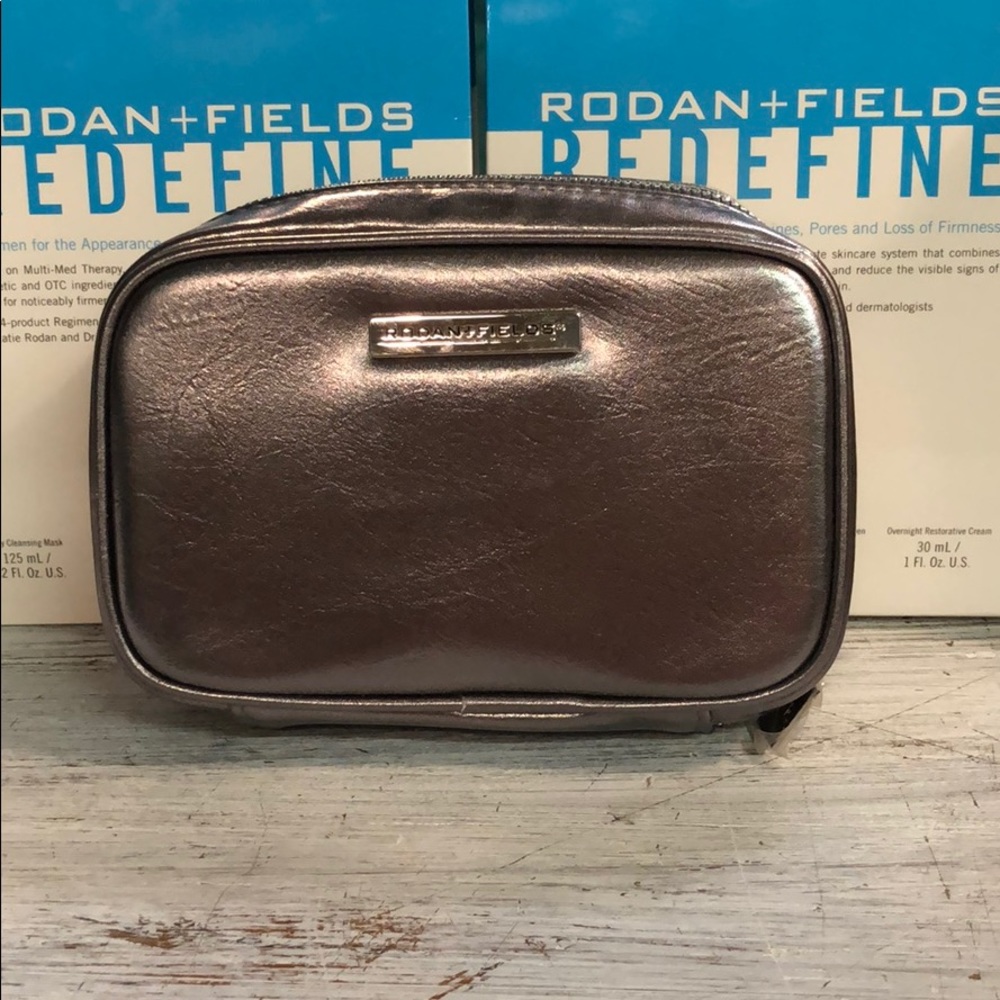 Rodan and Fields cosmetic bag